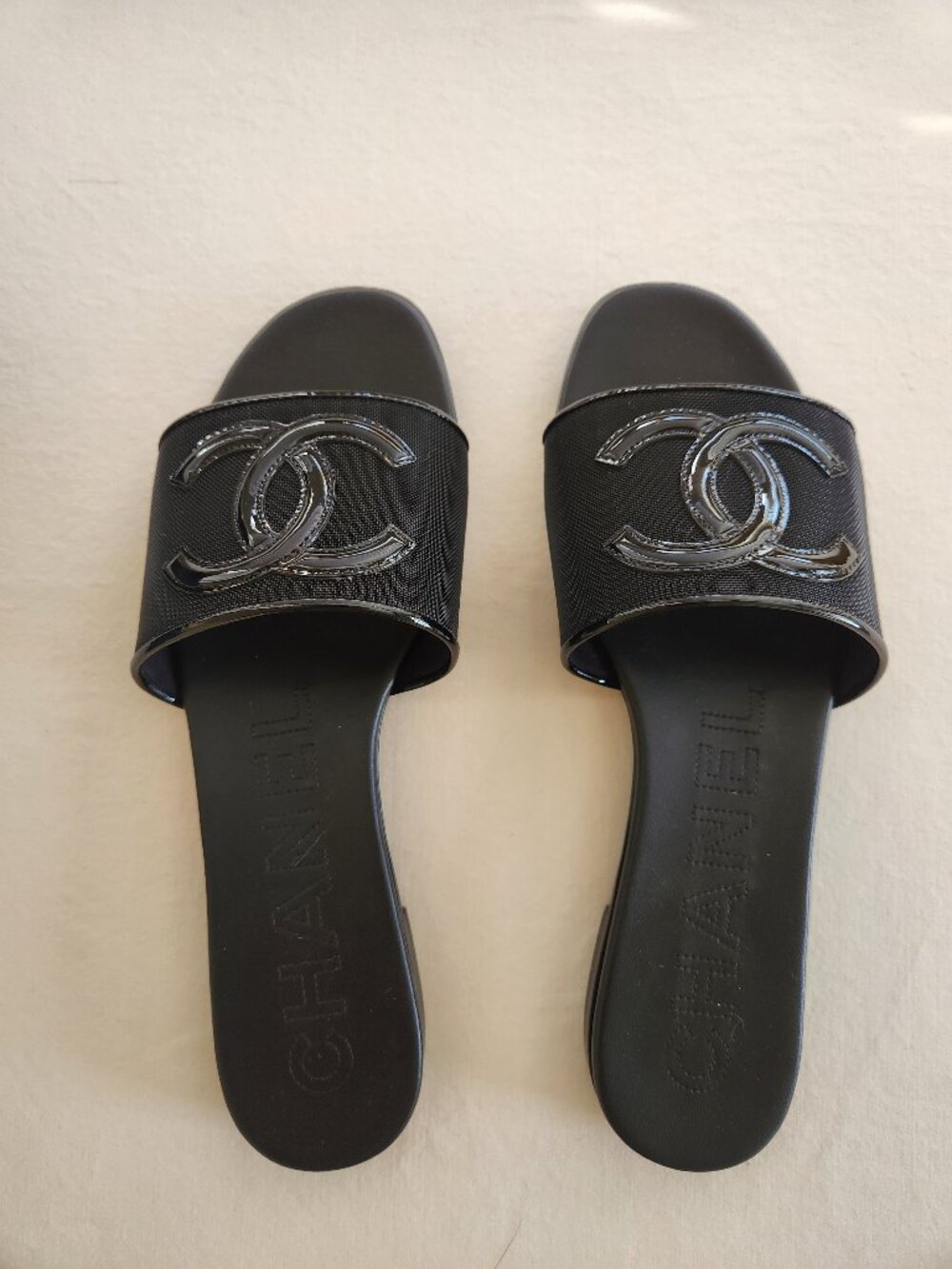 NIB Chanel Mesh & Patent Calfskin CC Logo Mules Slides Black 36 / 6